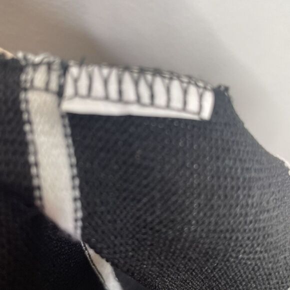 Zara Women’s Sweater Size S  Black & White Striped‎ Off The Shoulder - Picture 9 of 9